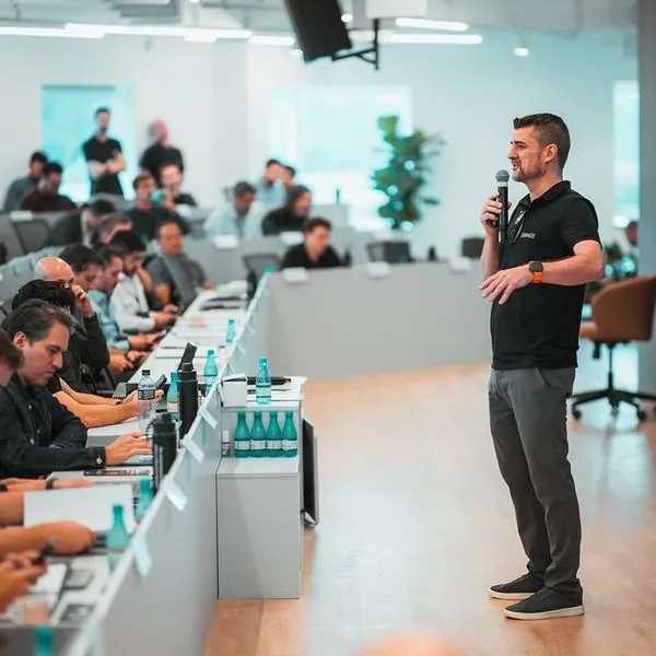 Imersão Base — aulas e networking entre alunos e embaixadores