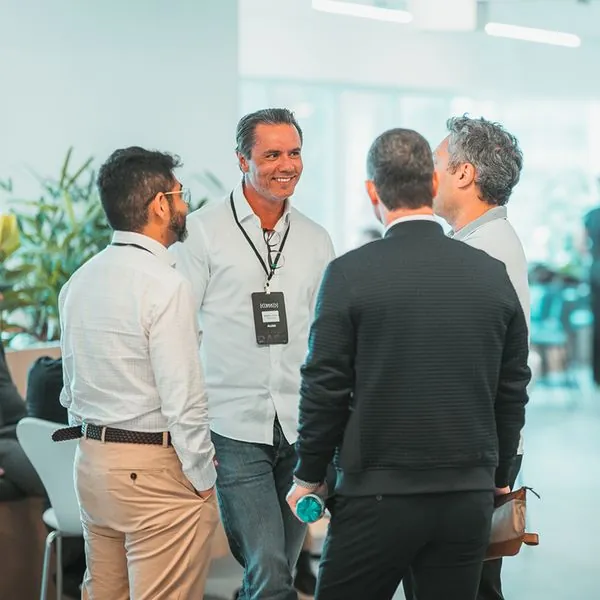 Imersão Base — aulas e networking entre alunos e embaixadores