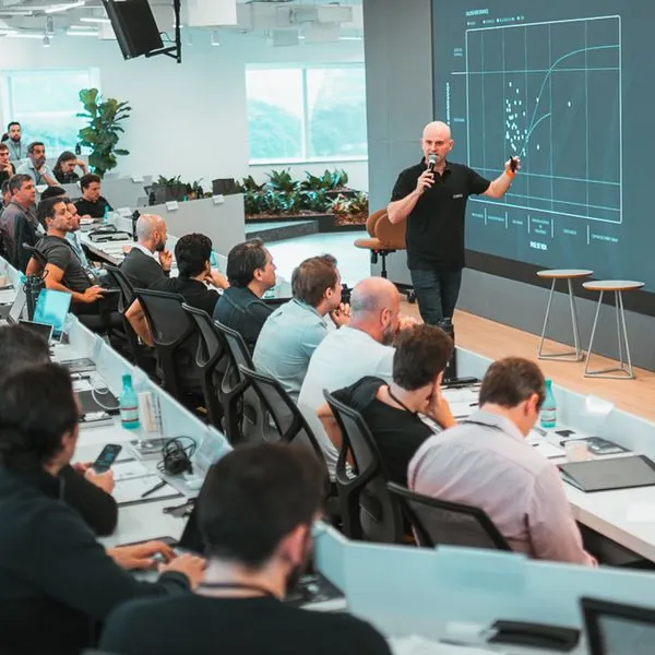 Imersão Base — aulas e networking entre alunos e embaixadores